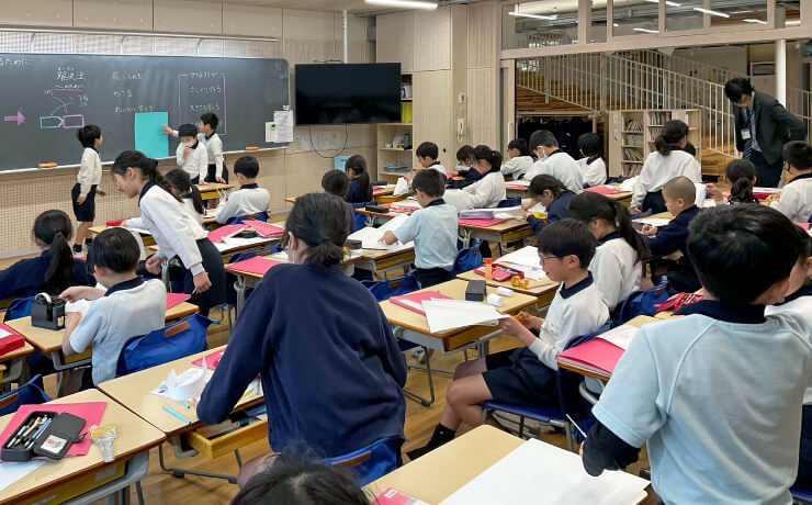 インタビュー|スコップ・クリエーティブ・コース|学習塾や学校向けの教材出版会社「育伸社」