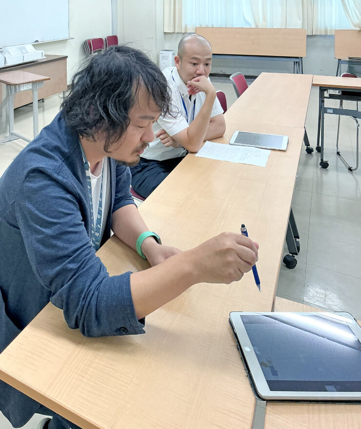 インタビュー｜スコップ・クリエーティブ・コース｜学習塾や学校向けの教材出版会社「育伸社」