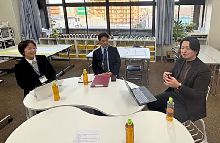インタビュー|スコップ・クリエーティブ・コース|学習塾や学校向けの教材出版会社「育伸社」